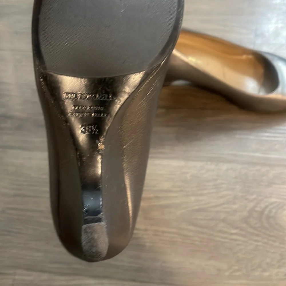 Bruno Magli Metallic Pewter Wedge Heel Sz 38 1/2